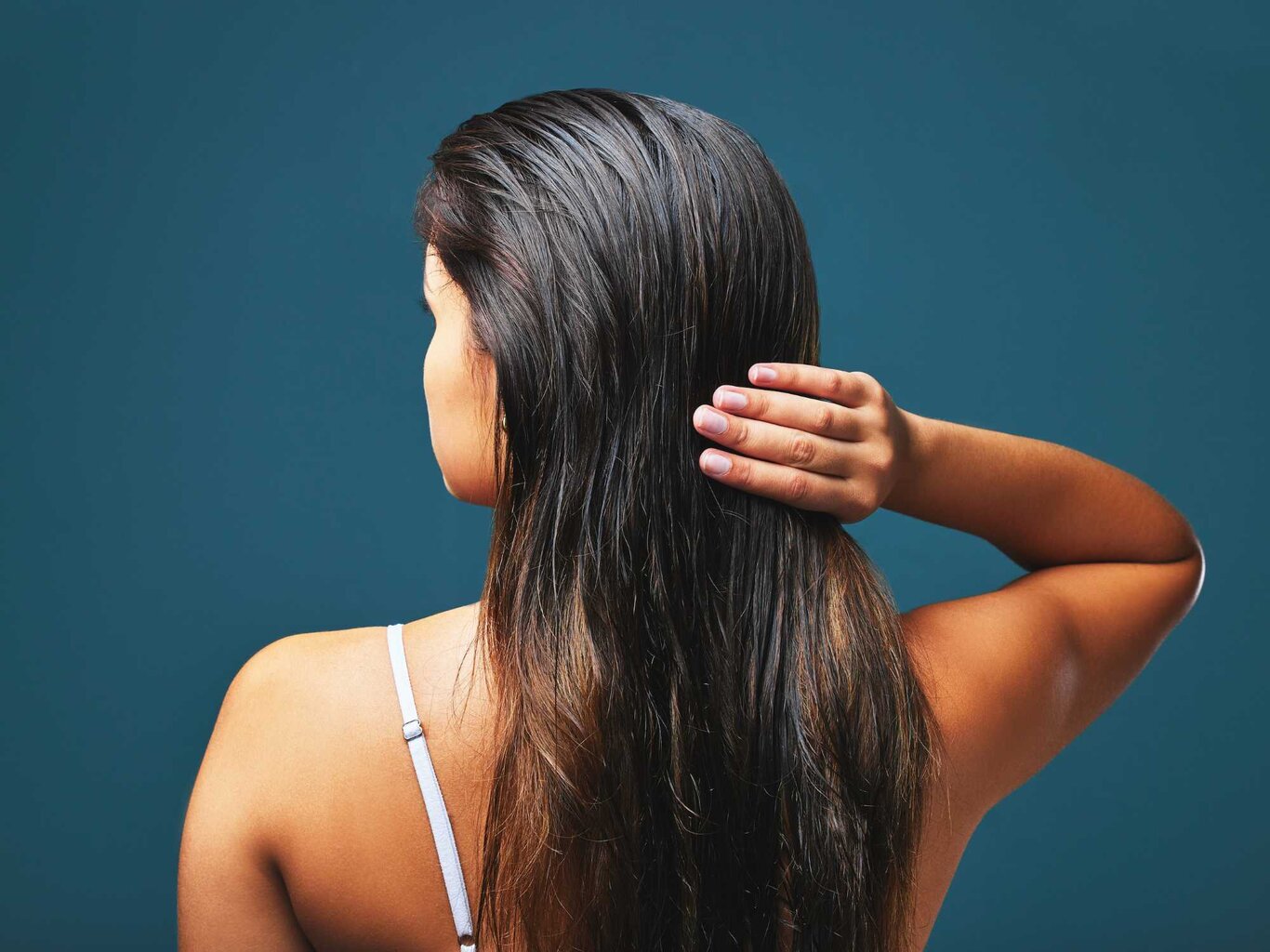 Fettige Haare während der Periode Das kannst du dagegen tun